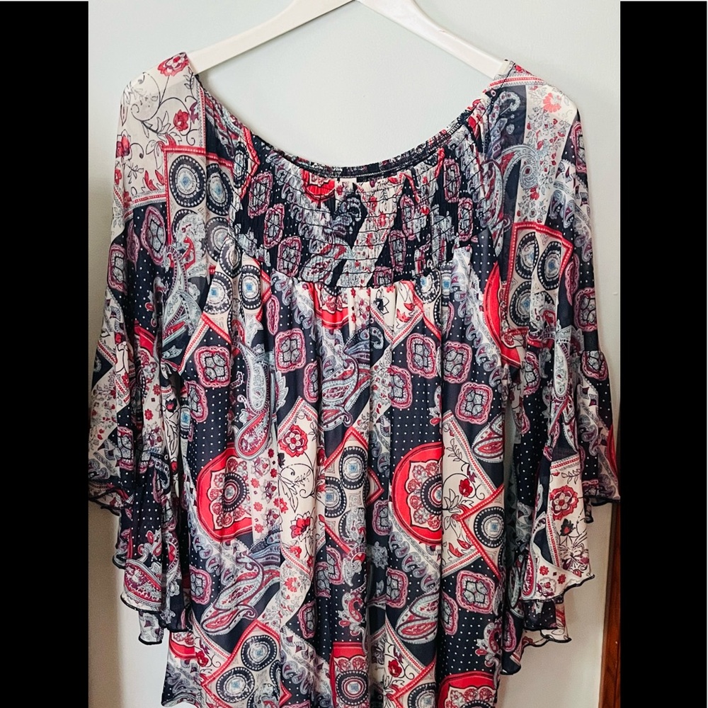Cato top.